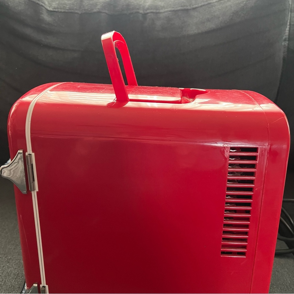 Frigidaire Red Mini Fridge - Picture 4 of 7